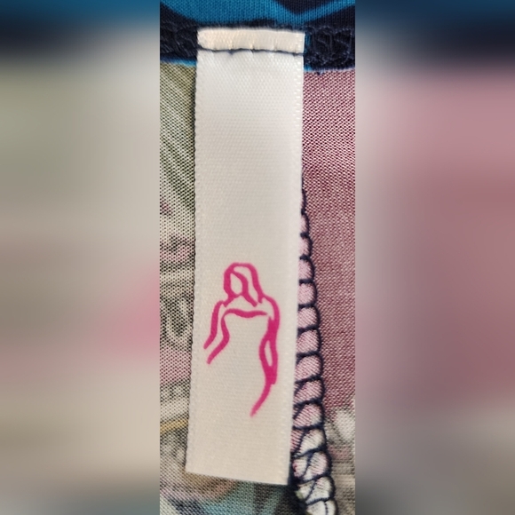 Women's Plus Size 5X Floral Print SharkBite Tunic Blouse NWOT - Picture 4 of 7